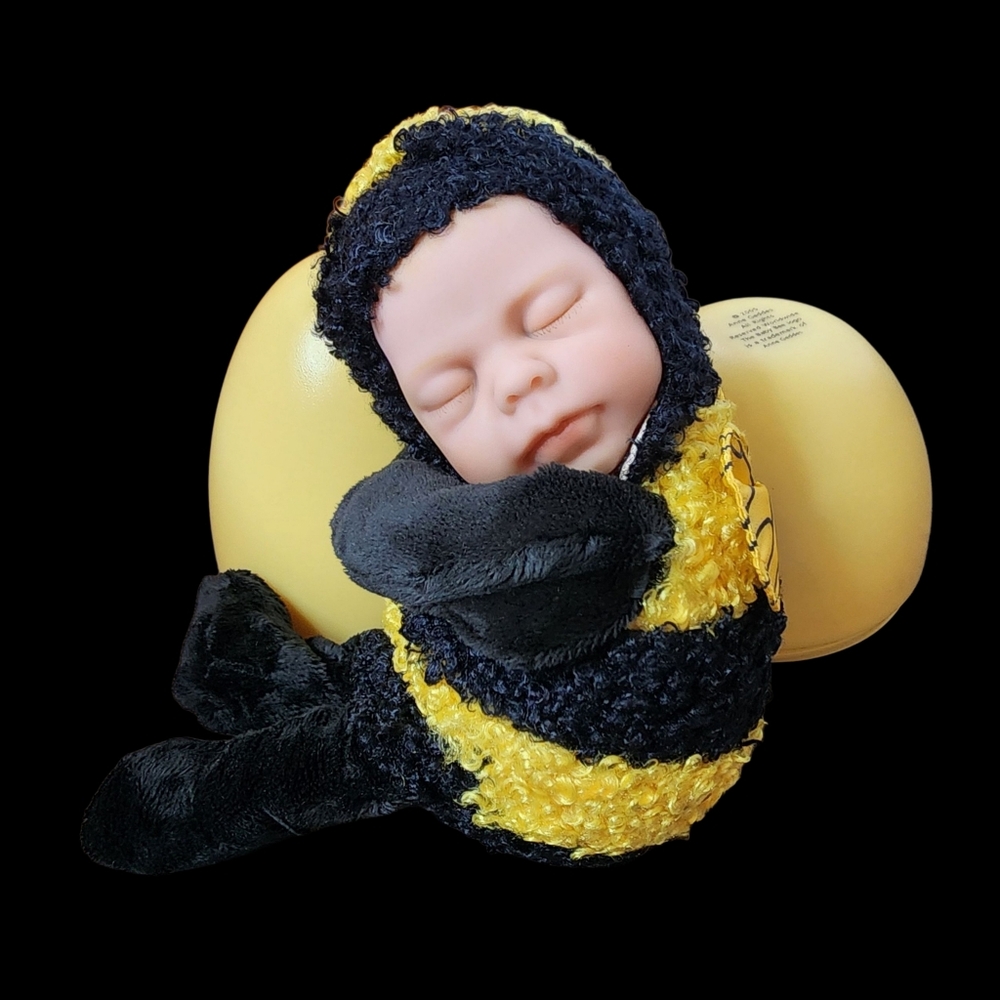Anne Geddes baby doll famous Bumble Bee in a plastic egg vintage & collectible - Picture 7 of 16